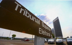 TSE-aprova-regra-que-acelera-remoção-e-investigação-de-fake-news-das-redes-sociais