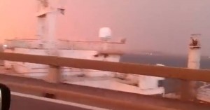 353933-navio-a-deriva-bate-na-ponte-rio-niteroi-via-e-interditada