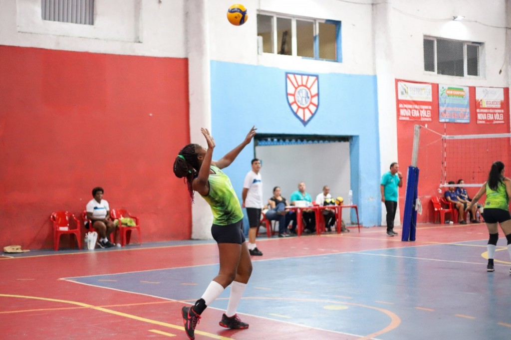 Equipe feminina de vôlei de Quissamã é campeã do Estadual da Liga B da Liverj (4)