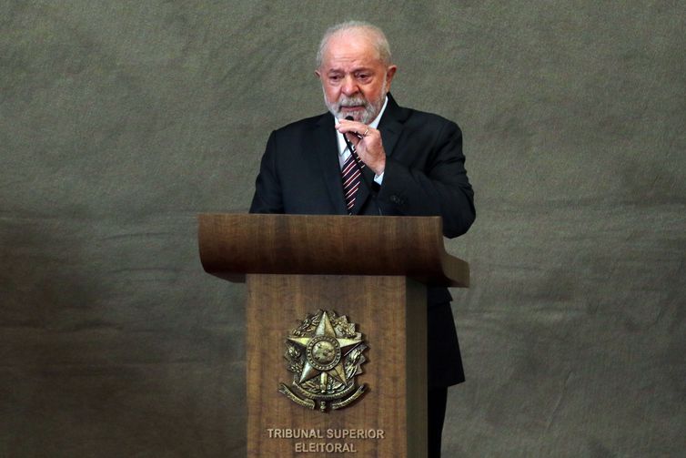 Presidente eleito, Luiz Inácio Lula da Silva, discursa durante cerimônia de diplomação no TSE