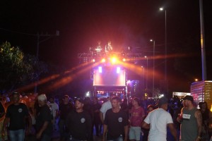FUNCIONOU: O encerramento do Carnaval na Praia de Grussai com Encontros de Trios na Avenida Liberdade.