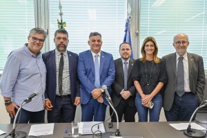 Deputados que formam a Comissão de Tributação