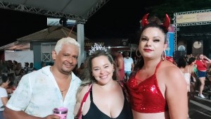 Cantando e Encantando na Folia: Henrique Magalhães, Damaria Magalhães e Ketellen Hills