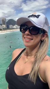 A bela Ana Paula Lobado curtindo Copacabana - Rio de Janeiro