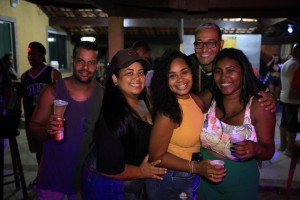 Em curtição: Maicon Dias, Gizele Bernardo, Gisele Nascimento, Whitestaylon Bergmar e Jéssika Rodrigues