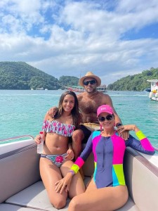 Curtindo Lagoa Verde em Ilha Grande: Leila Gonçalves, Larah Gonçalves e Junior Negão