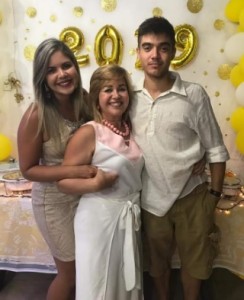A querida Margareth Almeida com os filhos Nailla Almeida e João Bomgosto
